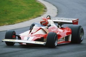 Niki Lauda w bolidzie Ferrari, Nürburgring, 1976 / foto:Wikipedia